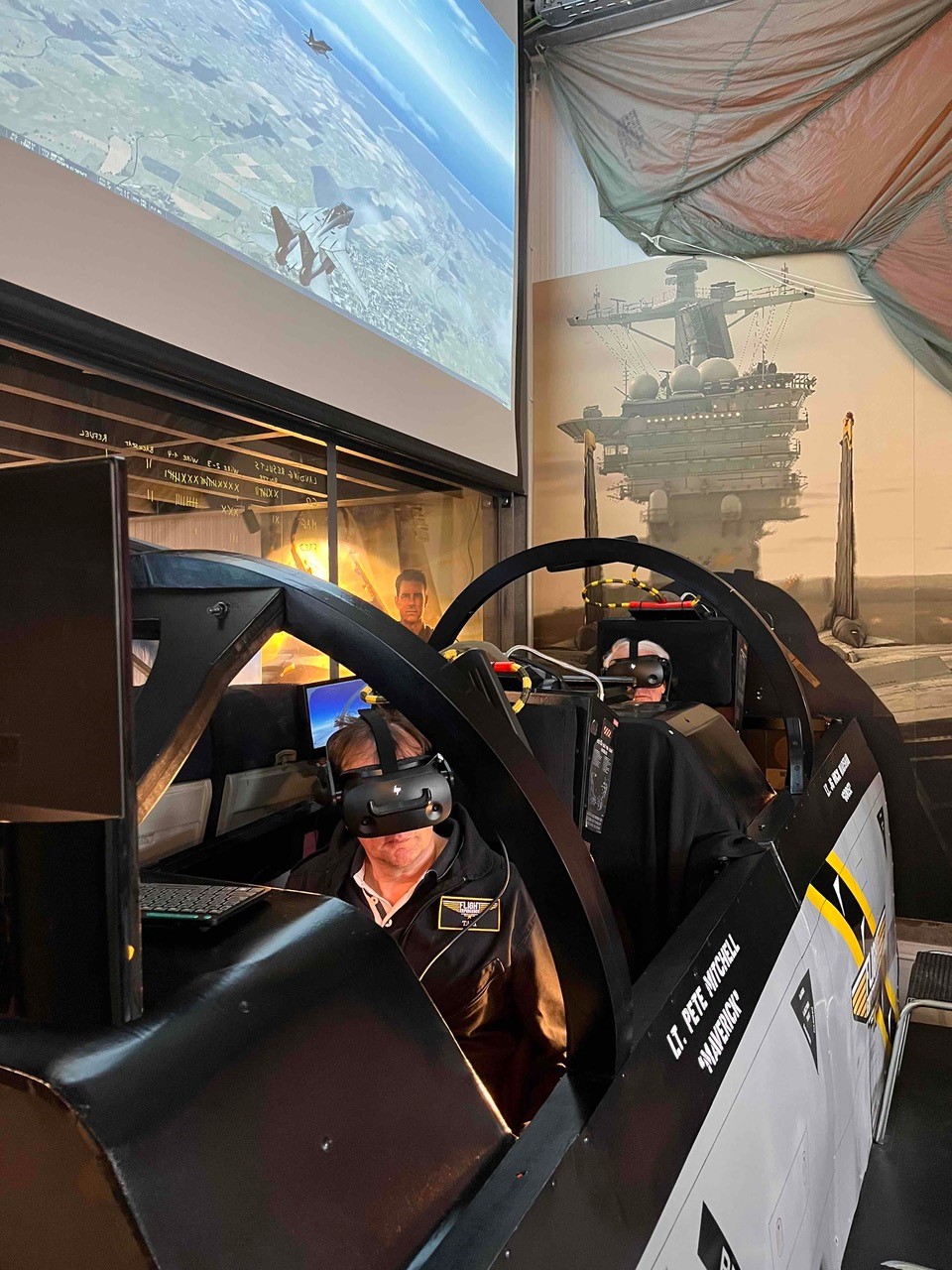 Vond je TOP GUN leuk ? F-14 TOMCAT FLIGHT SIMULATOR