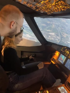 Opleiding tot piloot: de eerste stappen in de simulator.